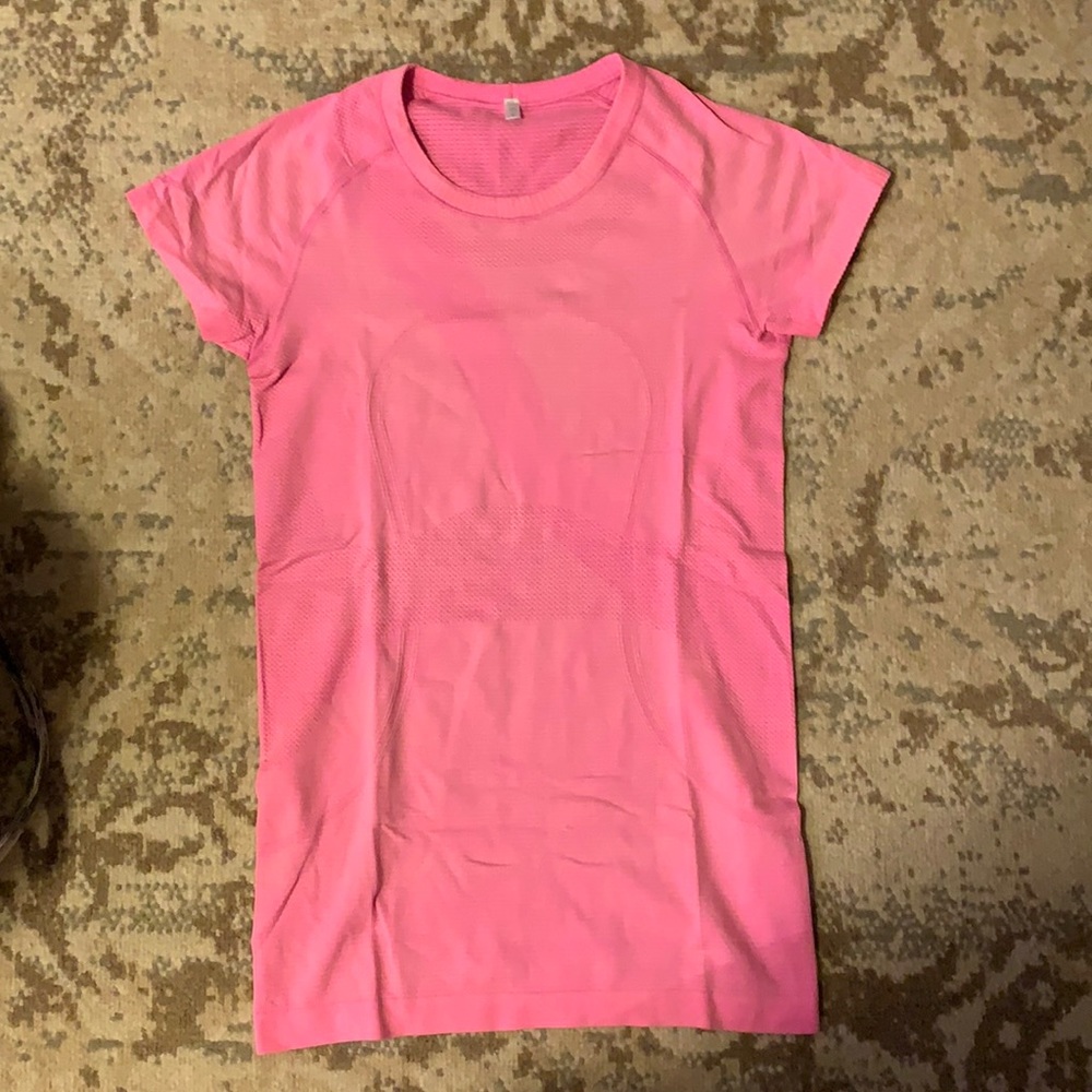 Lulu lemon swiftly tech top